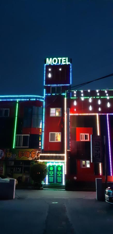 Michigan Motel Pocheon Zewnętrze zdjęcie